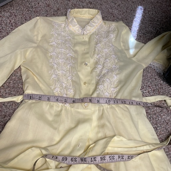 Vintage 50s/60s 2 pc nightgown with matching robe - Picture 5 of 12